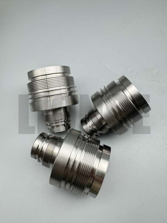 เหตุใดโลหะผสมไทเทเนียมเกรด 5 จึงถูกเลือกสำหรับอุปกรณ์ใต้ทะเลลึก